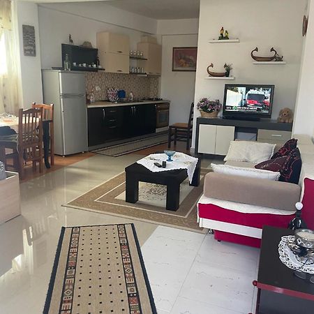Vila Adriatik 1 Vlorë Esterno foto