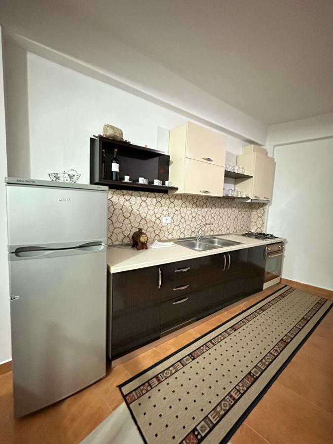 Vila Adriatik 1 Vlorë Esterno foto