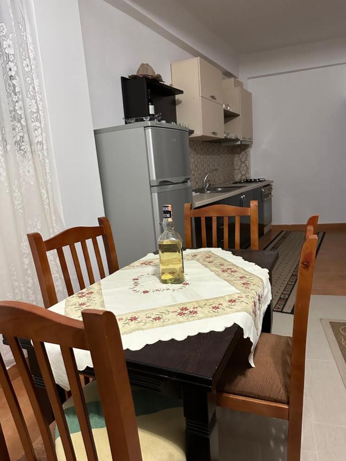Vila Adriatik 1 Vlorë Esterno foto